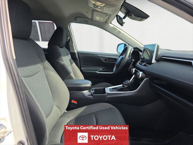 Certified 2024 Toyota RAV4 LE AWD/4WD image 17