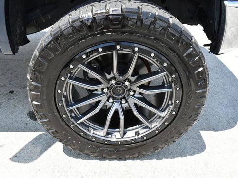 Used 2016 Ford F150 Lariat w/ Equipment Group 502A Luxury AWD/4WD image 31