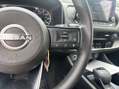 Used 2023 Nissan Rogue SV AWD/4WD image 19