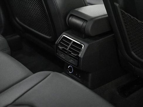 Used 2020 Audi Q3 2.0T Premium AWD/4WD image 18