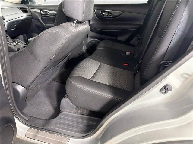 Used 2017 Nissan Rogue SV FWD image 20