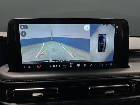 Used 2025 Lincoln Aviator Reserve AWD/4WD image 11