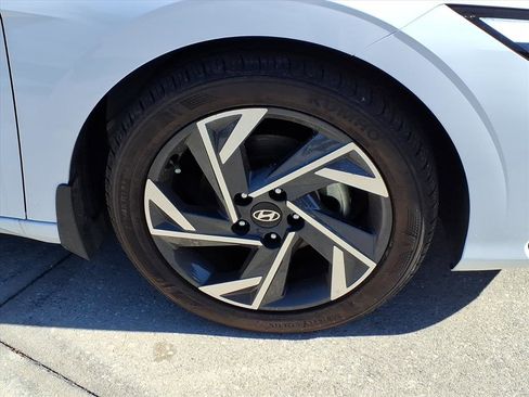 Certified 2025 Hyundai Elantra Sport image 27