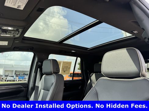Used 2023 GMC Yukon SLT w/ SLT Luxury Package RWD image 24