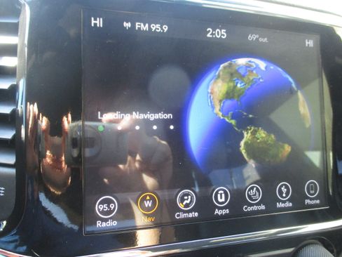 Used 2019 Jeep Grand Cherokee Altitude image 24