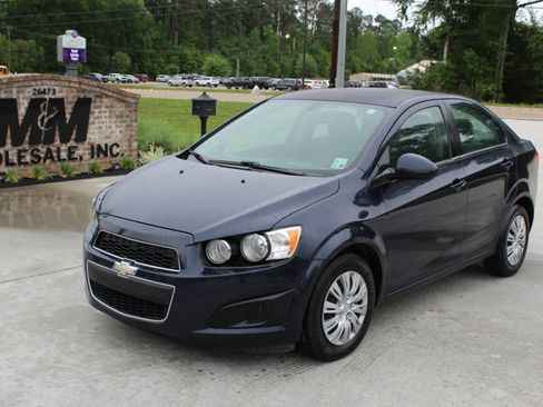 Used 2015 Chevrolet Sonic LS image 5