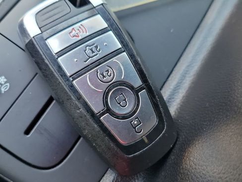 Used 2022 Ford Escape SE w/ SE Sport Appearance Package FWD image 36