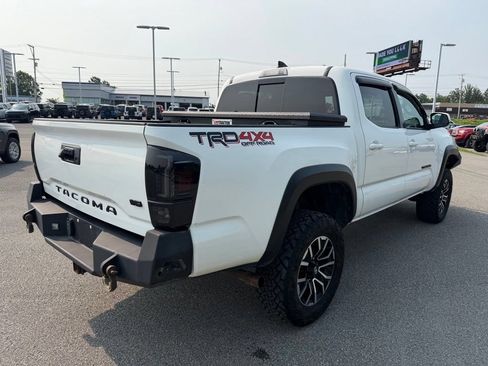 Used 2017 Toyota Tacoma TRD Off-Road w/ Tow Package (A/T) AWD/4WD image 5