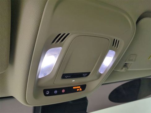 Used 2023 Buick Envision Preferred image 23