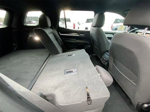 Used 2025 GMC Terrain Elevation image 29