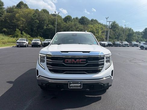 Used 2025 GMC Sierra 1500 SLT AWD/4WD image 4