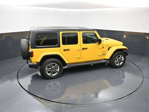 Used 2021 Jeep Wrangler Unlimited Sahara AWD/4WD image 21