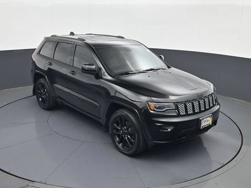 Used 2020 Jeep Grand Cherokee Altitude AWD/4WD image 15