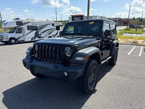 Used 2024 Jeep Wrangler Sport AWD/4WD image 5