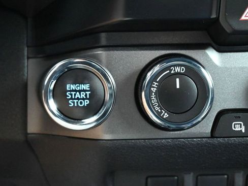 Used 2023 Toyota Tacoma TRD Off-Road w/ Technology Package AWD/4WD image 13