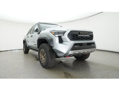 New 2025 Toyota Tacoma Trailhunter image 30
