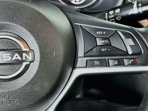 Used 2023 Nissan Altima 2.5 SV FWD image 13