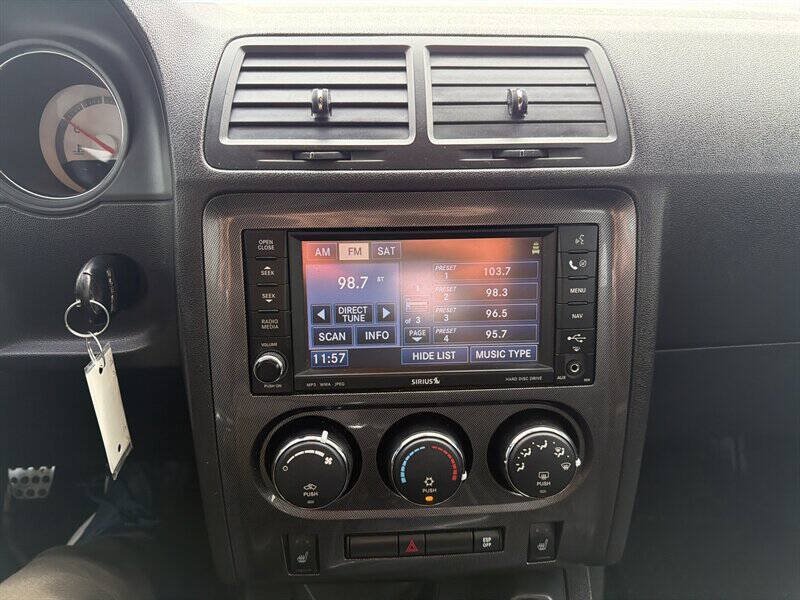 Used 2009 Dodge Challenger R/T RWD image 11