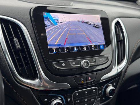 Used 2022 Chevrolet Equinox Premier AWD/4WD image 16