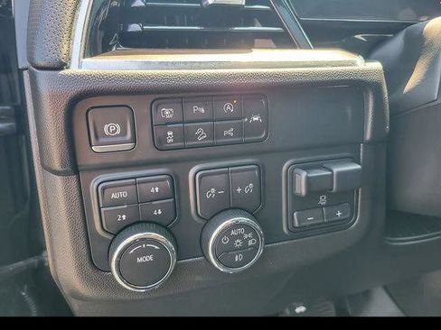 Certified 2025 Chevrolet Tahoe High Country w/ Sun And Tow Package AWD/4WD image 30