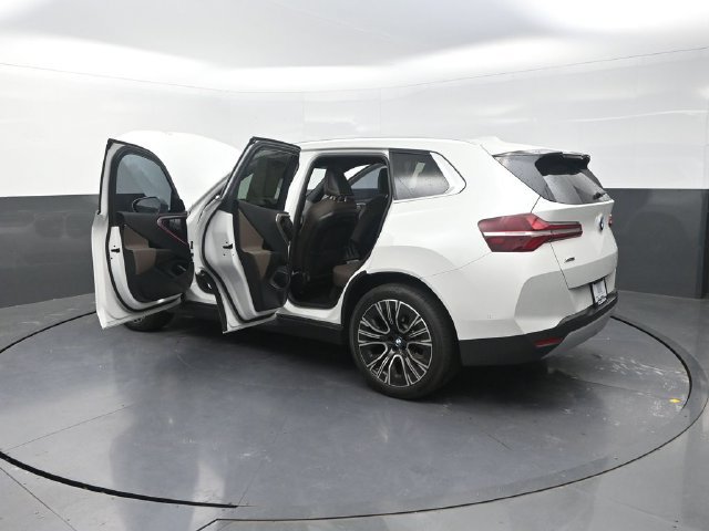 Used 2025 BMW X3 xDrive30i w/ Premium Package AWD/4WD image 36