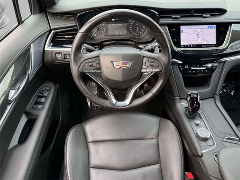 Used 2023 Cadillac XT6 Sport image 4