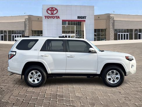 Certified 2022 Toyota 4Runner SR5 Premium image 8