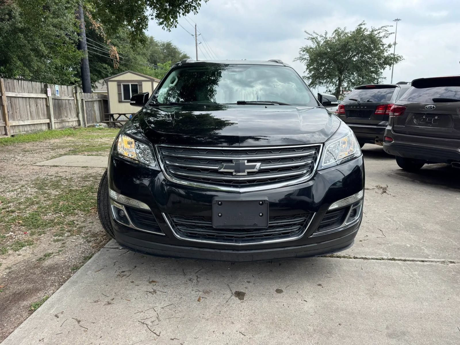 Used 2017 Chevrolet Traverse LT FWD image 3