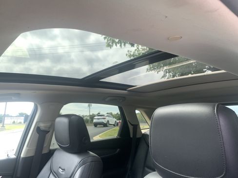Used 2018 Cadillac XT5 Premium Luxury FWD image 28