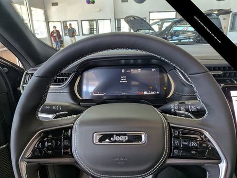 New 2025 Jeep Grand Cherokee Overland w/ Luxury Tech Group IV image 31