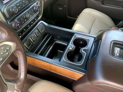 Used 2018 Chevrolet Silverado 1500 LTZ w/ Texas Edition image 16