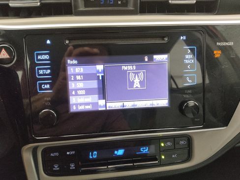 Used 2017 Toyota Corolla LE FWD image 25