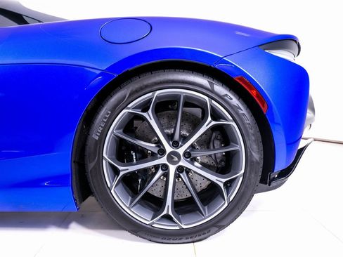 Used 2025 McLaren Artura Spider RWD image 15