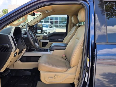 Used 2019 Ford F250 Lariat w/ Lariat Ultimate Package AWD/4WD image 9