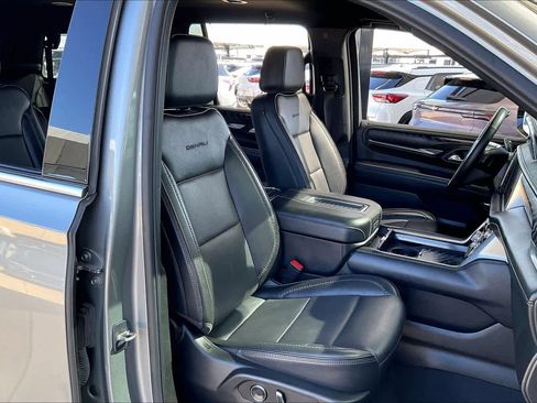 Certified 2023 GMC Yukon Denali image 8