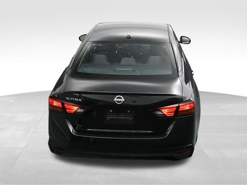 Used 2025 Nissan Altima 2.5 SV FWD image 29