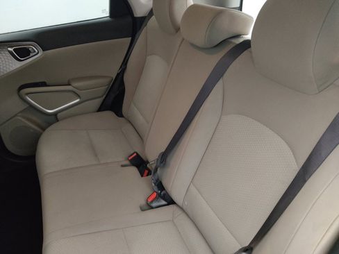 Used 2021 Kia Soul LX FWD image 18