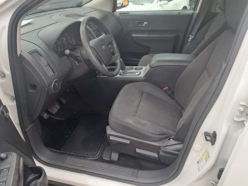 Used 2010 Ford Edge SE FWD image 4