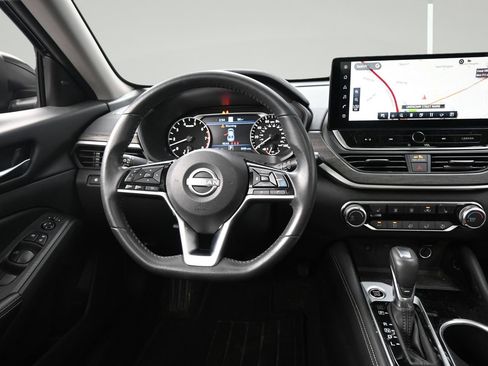 Certified 2024 Nissan Altima 2.5 SV w/ SV Premium Package AWD/4WD image 12