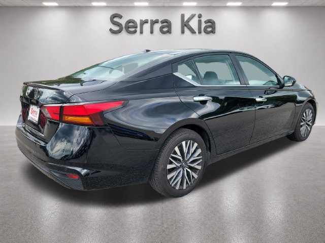 Used 2025 Nissan Altima 2.5 SV FWD image 5