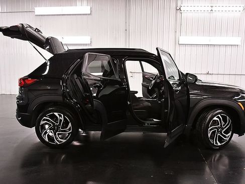 Used 2024 Chevrolet TrailBlazer RS FWD image 29