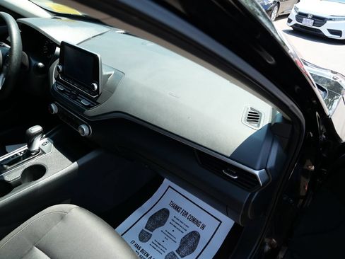 Used 2019 Nissan Altima 2.5 S FWD image 25