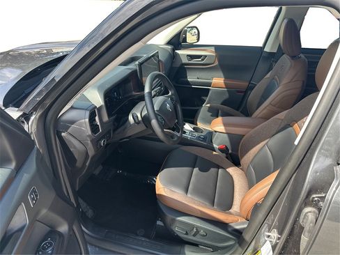 Used 2025 Ford Bronco Sport Outer Banks w/ Outer Banks Tech Package+ image 10