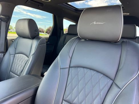 Used 2023 Buick Enclave Avenir w/ Avenir Technology Package AWD/4WD image 14