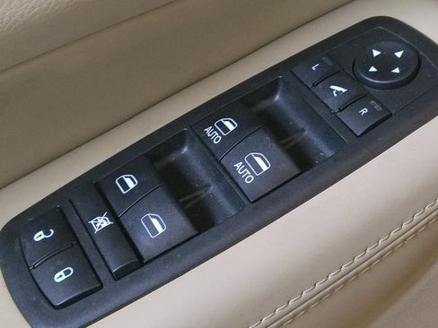 Used 2018 Jeep Grand Cherokee Overland image 27