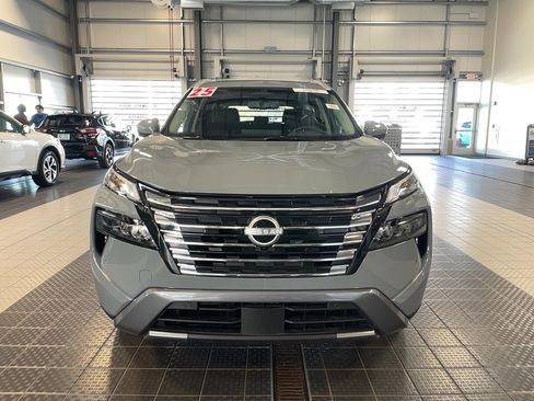 Used 2025 Nissan Rogue SL w/ Tech Package AWD/4WD image 3