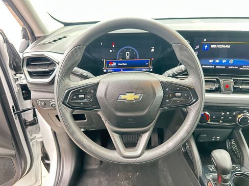 Used 2025 Chevrolet TrailBlazer LT image 28