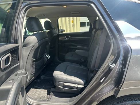 Used 2023 Kia Sorento EX AWD/4WD image 18