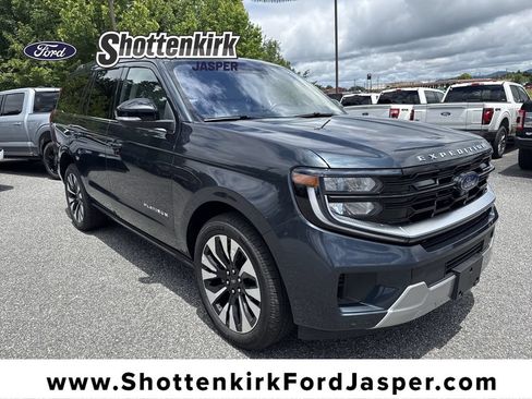 Used 2025 Ford Expedition Platinum w/ Driver's Package AWD/4WD image 1