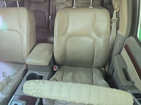 Used 2010 Nissan Pathfinder LE w/ Navigation Pkg AWD/4WD image 10